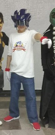 <a href="/sonic_latam/">Sonic the Hedgehog</a> Este Halloween me disfracé de Sonic Man de Sonic 2006 :D
Te quiero mucho Sonic.