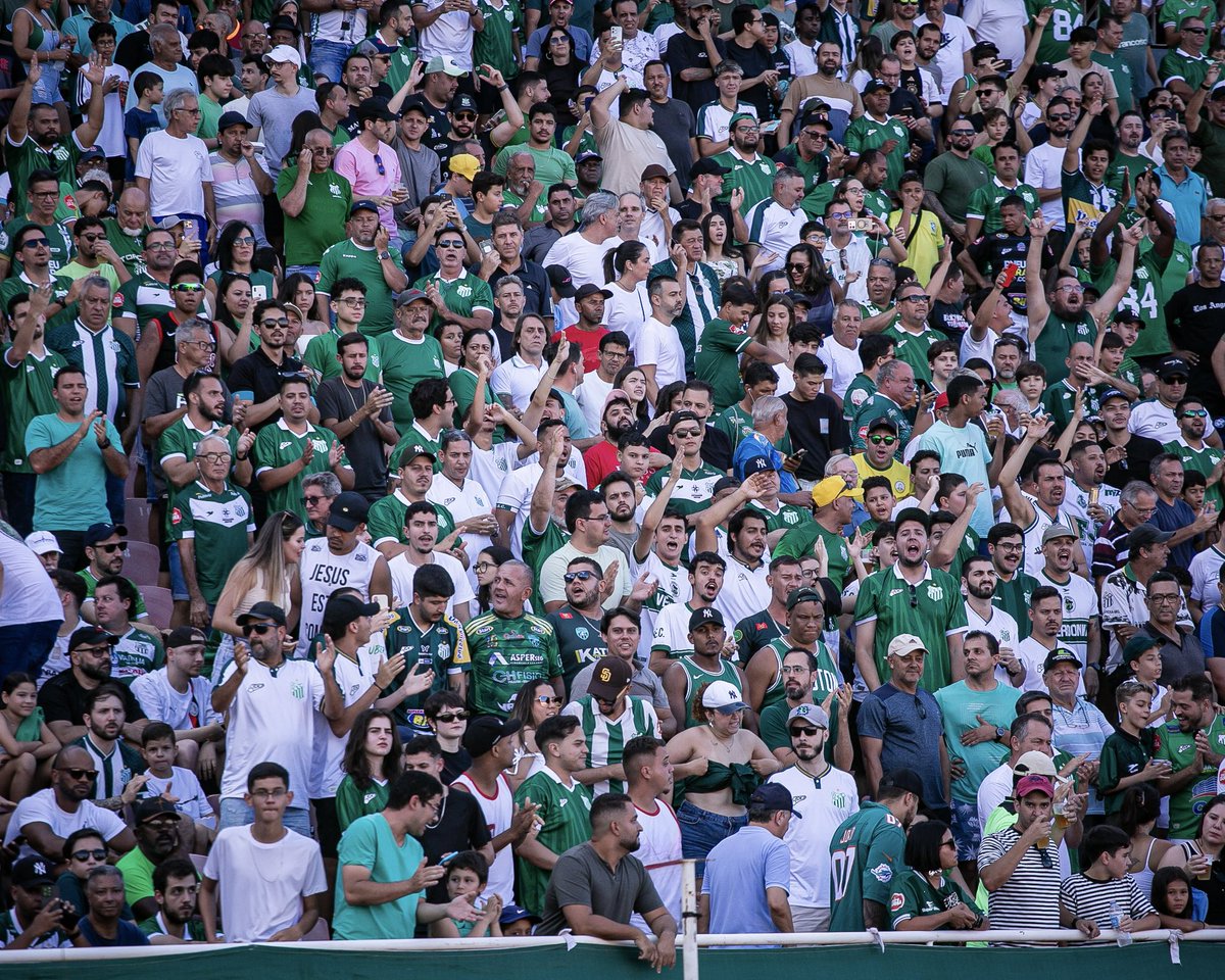 🏟️ Torcida convocada para sábado! A força da maior torcida do interior faz a diferença.

E não se esqueçam: JOGO DO UBERLÂNDIA, CAMISA DO UBERLÂNDIA! Olhem como a arquibancada fica linda só com as nossas cores! 😍💚

📷 Giovanni Mendes/Uberlândia EC