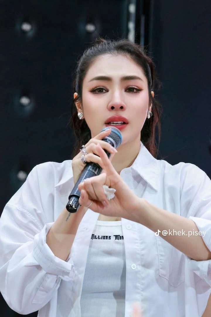 Iza Faye tweet media