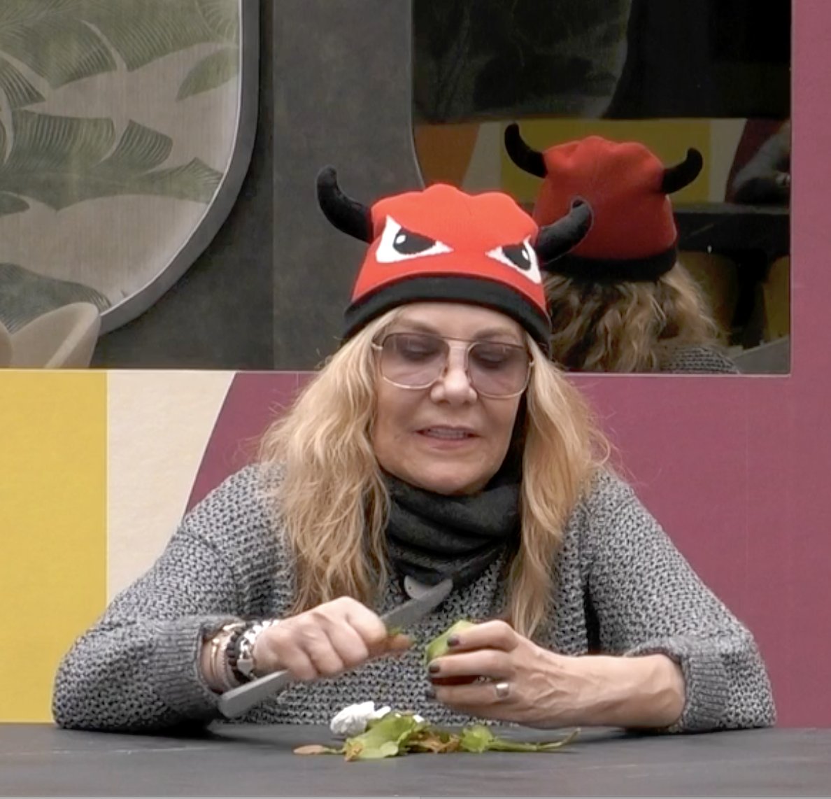 sradelcaga24684's tweet photo. La peor persona de Gh con muchísima diferencia. No hace nada más que ir con el ha dicho y qué te ha dicho y he oído y dice y me ha dicho y le ha contado.... MANIPULADORA, metemierda, engreída, soberbia, vaga... #GhDuo11F https://t.co/MQw2pg50iJ