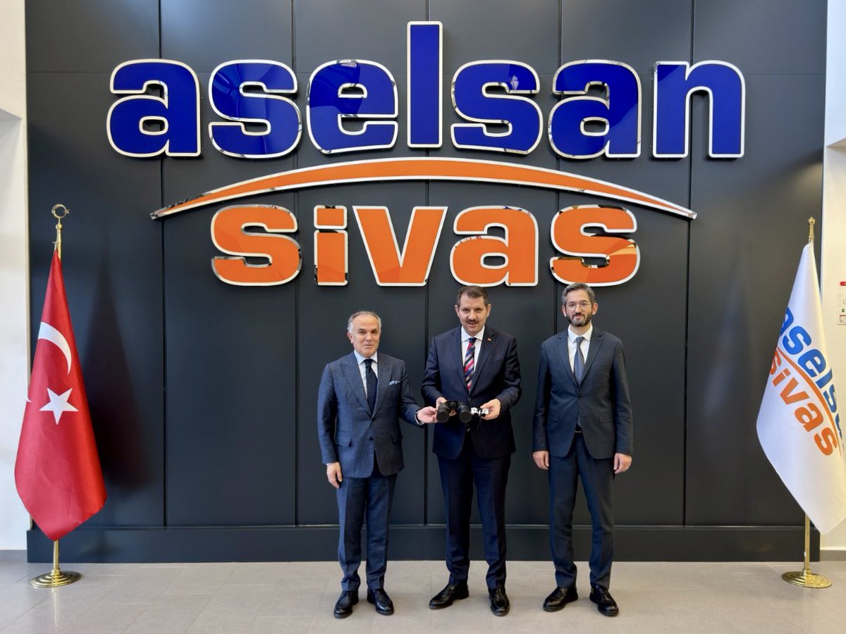 MSB Bakan Yardımcımız Sayın Salih Ayhan ve Askeri Fabrikalar Genel Müdürü Sayın İmdat Ersoy’un Sivas merkez yerleşkemize gerçekleştirdiği ziyarette; ALTAY tankı dahil farklı zırhlı platformlarda kullanılan sürüş ve atış destek sistemlerimiz ve ASELSAN ile koordineli yürüttüğümüz