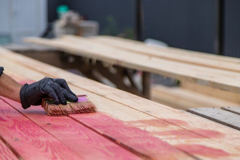 When comparing #hardwoods &amp; #softwoods, hardwood usually comes out on top. But, with softwood #cladding systems growing in popularity, could the softer yet treated approach be worth taking? Explore your #options here - ecochoice.co.uk/softwood-cladd… #timbertypes