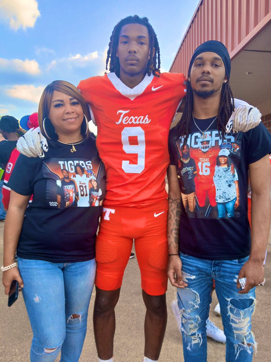 WalkerWalk10249's tweet photo. We love you Braylan! Keep working hard son your time coming!!!🫶🏽❤️
#ChosenbyGod🙏🏽 https://t.co/ViRuBDz9pb