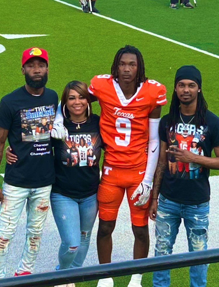 WalkerWalk10249's tweet photo. We love you Braylan! Keep working hard son your time coming!!!🫶🏽❤️
#ChosenbyGod🙏🏽 https://t.co/ViRuBDz9pb