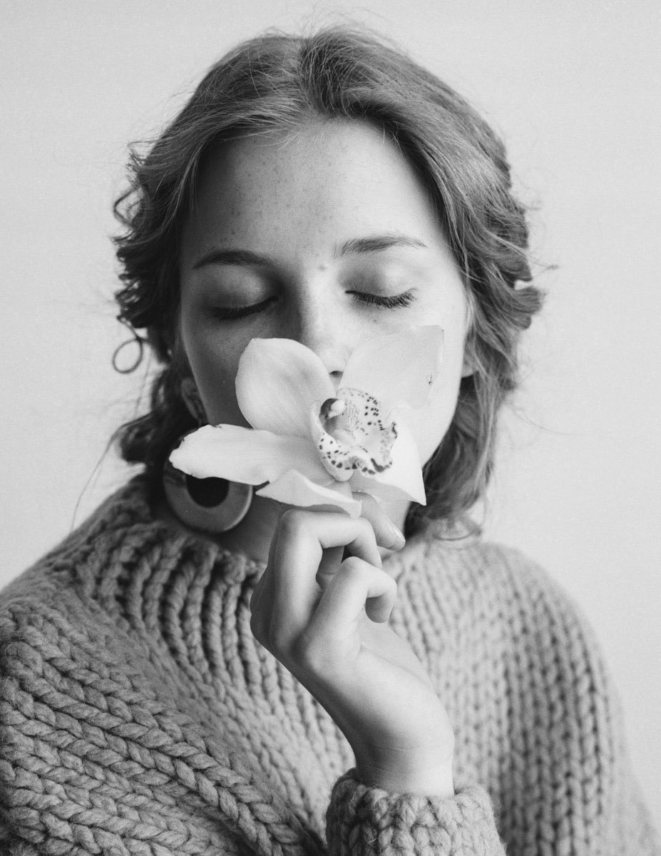 “If softness were weakness, the flowers would never grow.” ~ Amna Dhanani

©️Silvia Conde