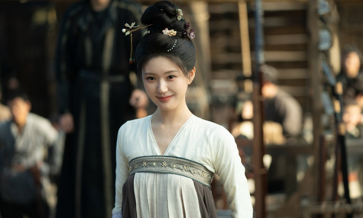 Youku released its 2025 Heat Index ranking for the fastest dramas to reach 10,000 heat.
When #YangYang杨洋’s and #ZhaoLusi’s dramas rank in the Top 5 fastest to reach 10K — that’s undeniable leading power.

Top 3 — #TheStoryOfPearlGirl
Reached 10K in 43.5 hours | Peak: 10,327