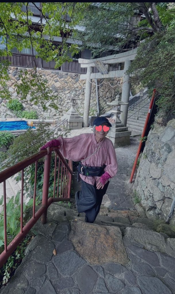 #見た人もなにか無言で階段をあげる
#母娘ふたり旅
#竹生島