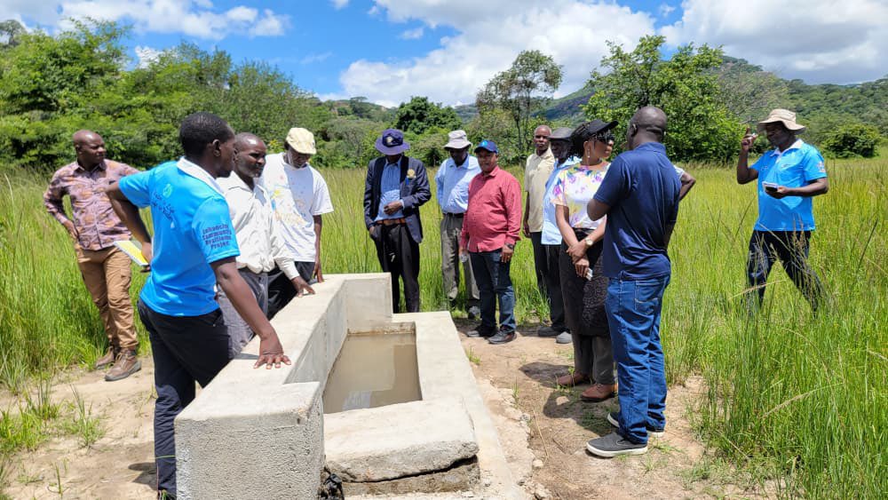 zccinzim's tweet image. #Milestones
#InPictures
Last week, the Zimbabwe Council of Churches (ZCC), together with the Tearfund team, conducted a joint monitoring visit in Ward 18, Bikita District. The Tearfund delegation, led by the Tearfund Zimbabwe Country Director and comprising members from Zimbabwe,