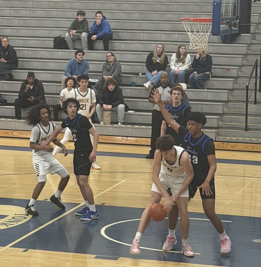TonkaSkippers's tweet image. 📸⚓️🏀 Minnetonka Boys Basketball @SkippersBB vs. Breck
⚓️ So. Ezekiel Boadi-Aboagye plays strong interior defense
🏀 The Skippers are back on their home court on Thursday when they host Lake Conference rival Hopkins #BeThere
📸 Big Skippers thanks to MHS So. Chloe Ronning