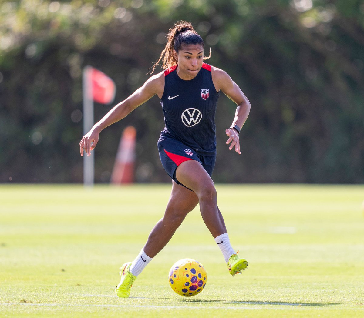 MCWFCXtra's tweet image. #ManCity have shown an interest in Catarina Macario who has recently turned down a contract extension at Chelsea. [via @KathrynBatte] 

🔗 x.com/kathrynbatte/s…