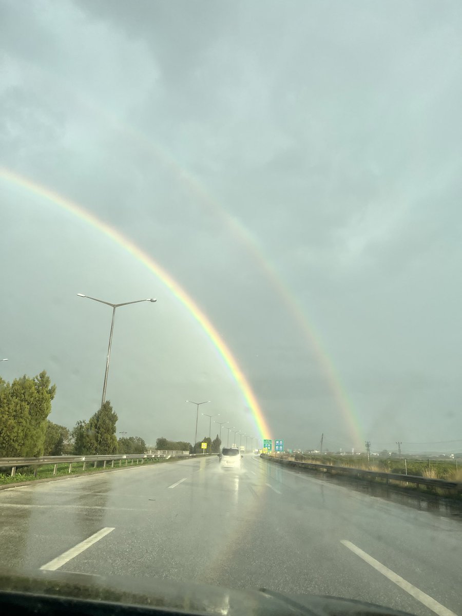 beyzaorcan's tweet photo. bu da bana verilmiş anlık bir hediye:)) https://t.co/lwUbeh6rpZ