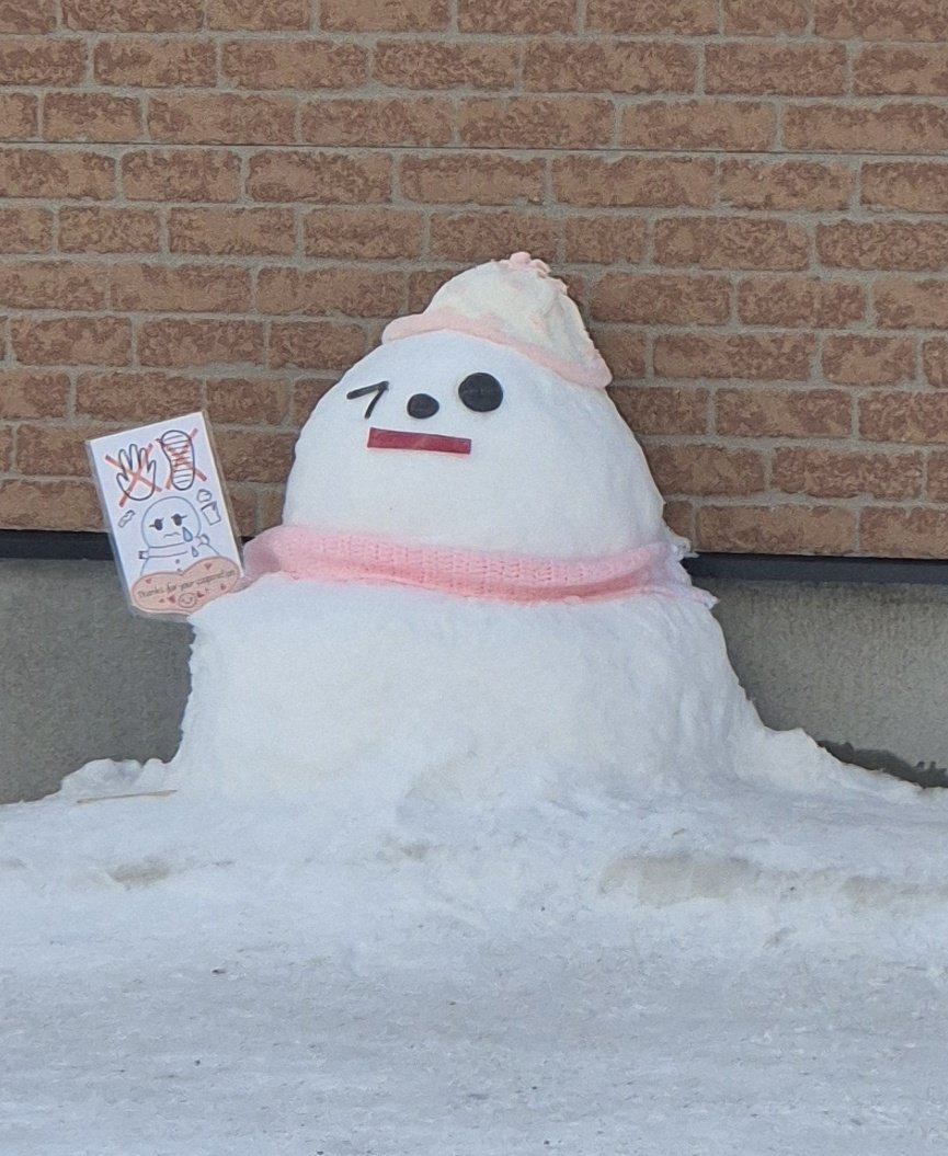 Uzu_bok's tweet image. 삿포로 다니다보면 거리에 눈사람들이 종종 보이는데 너무 귀여움..☃️