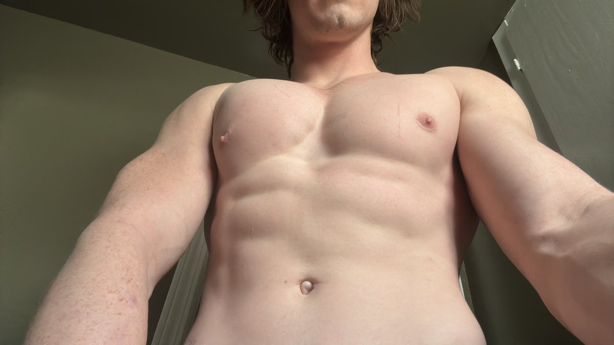 Peebs (70K+) tweet media