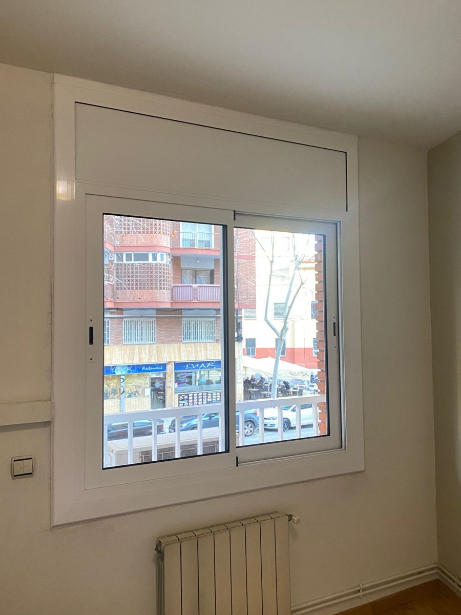 AluminioPonsico's tweet photo. Ventana corredera de dos hojas con vidrio climalit® 4-16 gas argón-4 plus planitherm 4s® de la serie SILVER 76 RPT Minimalista
https://t.co/hfSrtqGWdK https://t.co/lkQLqDp2tY