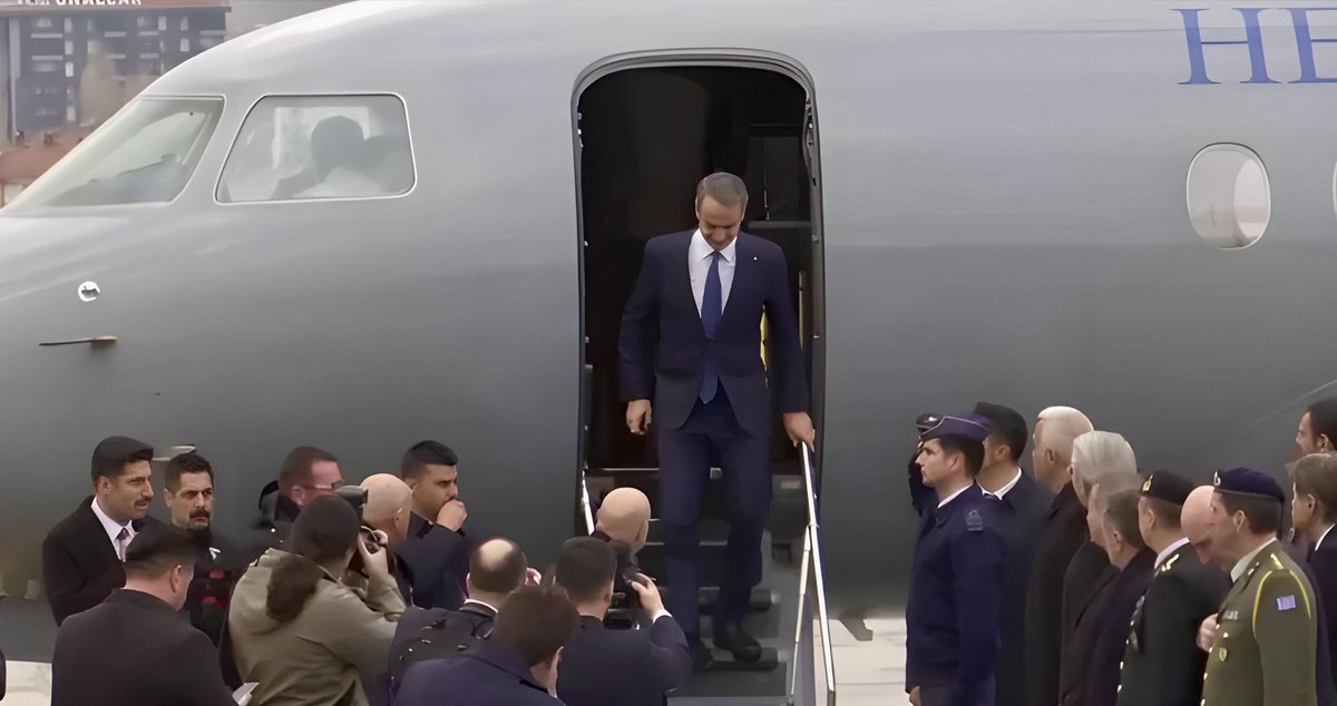 Έστειλαν τον υπουργό τουρισμού … να υποδεχθεί τον Πρωθυπουργό της Ελλάδας συνοδευόμενο από 10 Υπουργούς …
Αν έχει χιούμορ ο Μητσοτάκης … στην Αθήνα να στείλει για την υποδοχή τον Μπλέτσα …
#μογγολοι