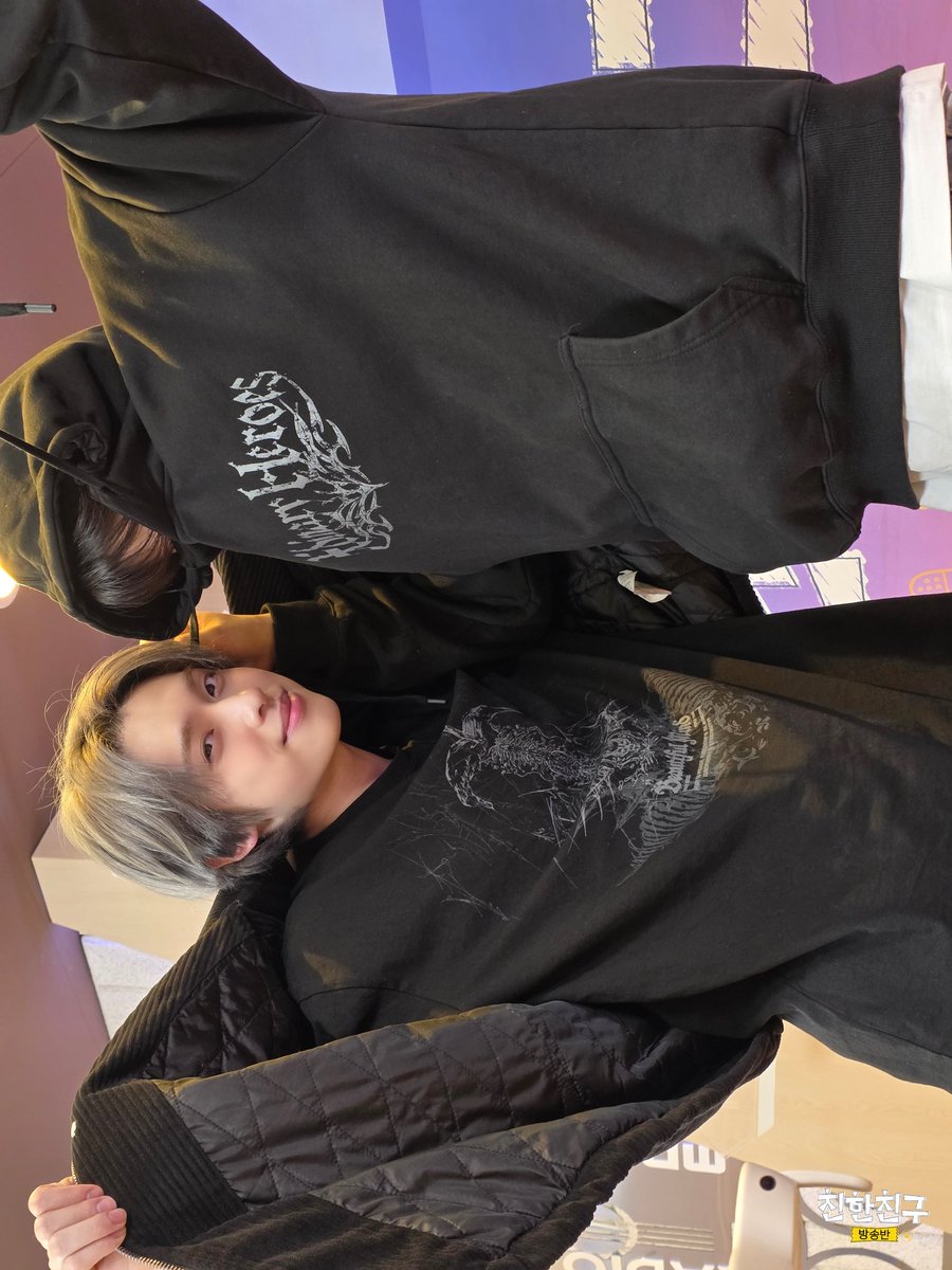 🏫친친방🏫

#친한친구방송반
#가온 #정수 #엑스디너리히어로즈 #XdinaryHeroes 
<a href="/XH_official/">Xdinary Heroes</a>

내가 어떻게 웃는지 궁금할 때 확인법
: 아래 사진 눌러보기