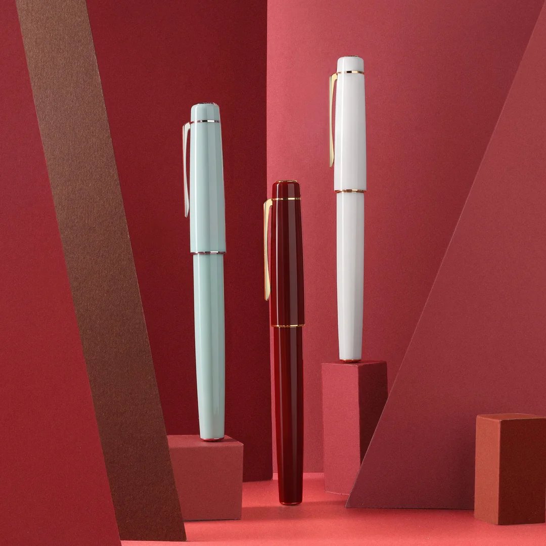ThomasSlimPens's tweet photo. Spring is coming, so let’s add some colour!
https://t.co/qvHjUDSKcB
#fpgeeks #fountainpens #writing #ink https://t.co/E4YAnMQOPQ