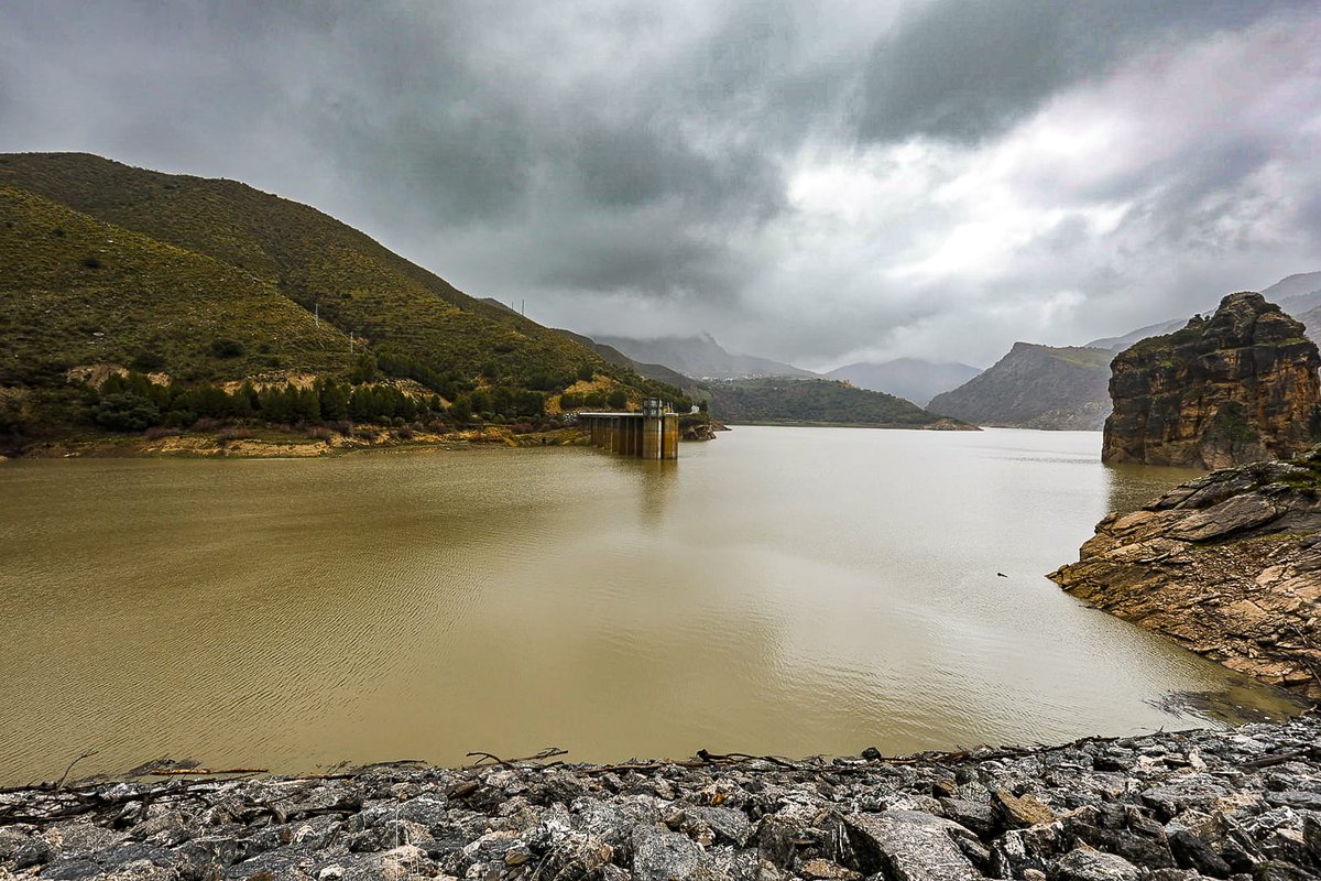 Alerta en Granada: embalses al límite mientras la tierra permanece saturada de agua
motrildigital.news/granada-vigila…