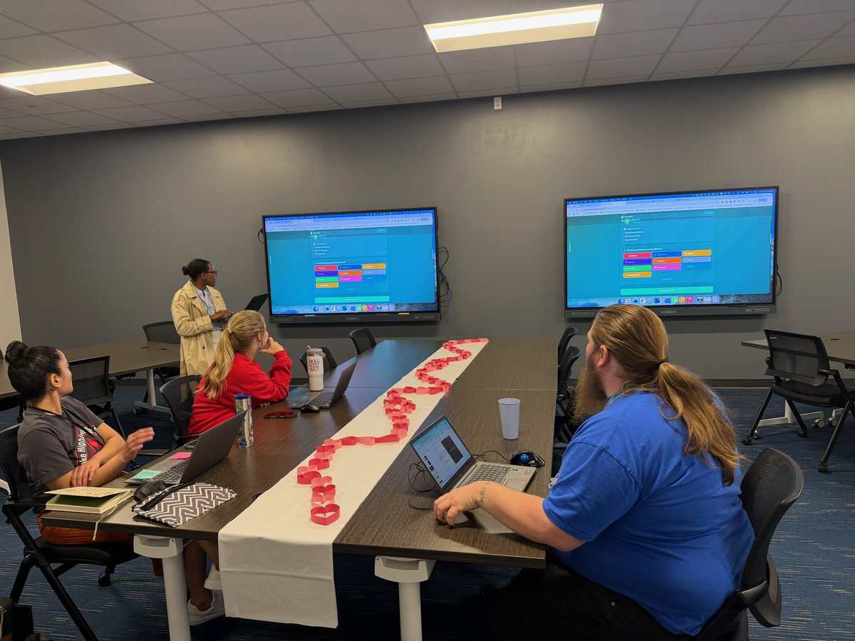 RISD iTeam tweet media