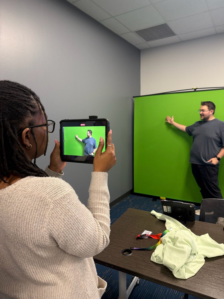 RISD iTeam tweet media