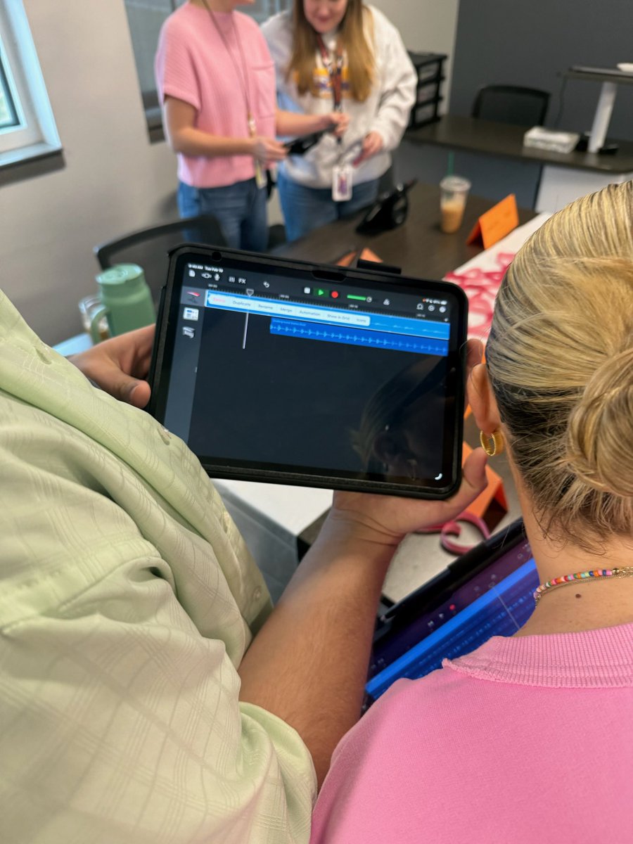 RISD iTeam tweet media