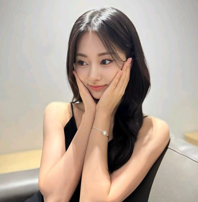 1% Saluna, 99% Girlfriend Material.

Thank you for being patient with me, thank you for the love you’ve given. I love you kesayanganku, dedek bantetku <a href="/Thuyu/">𝐓𝐳𝐮𝐲𝐮.</a> 🤍