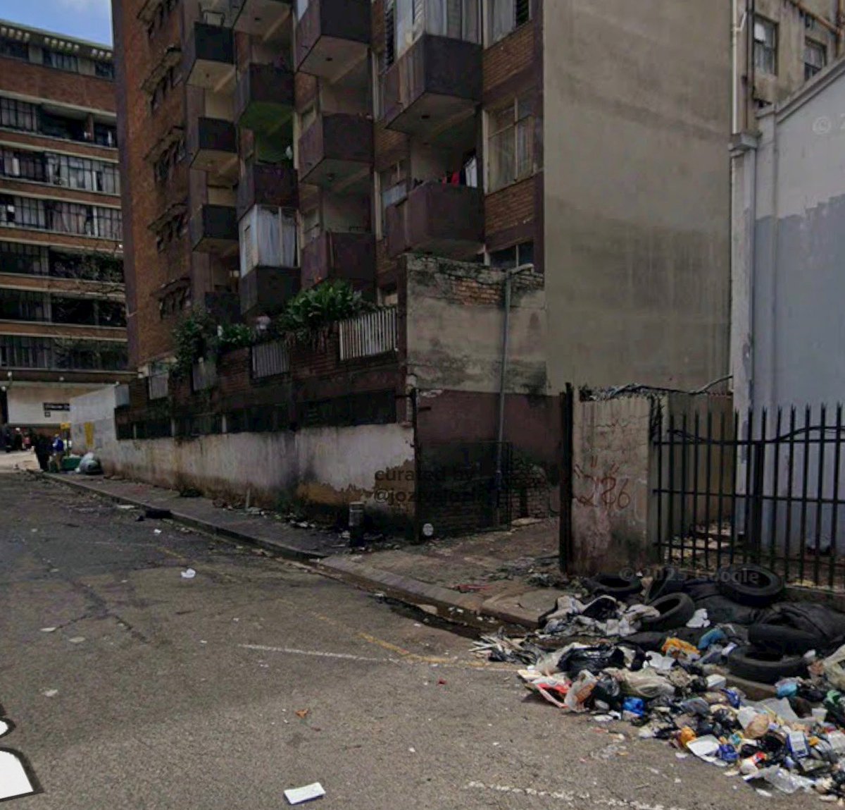 Conceptcowboy's tweet photo. 79 Banket Street. Johannesburg. South Africa. 

February 2010 vs February 2025 https://t.co/g7RJHenr6V