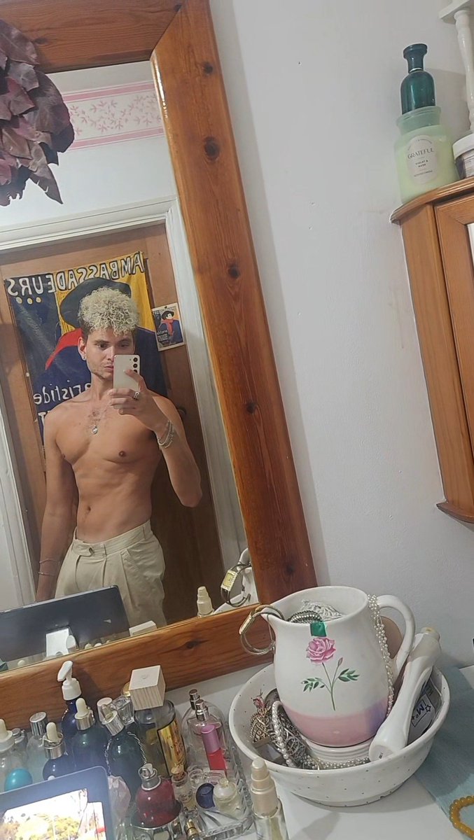 I want someone's wallet to findom #findom Sale on onlyfans.com/aliyh94 #onlyfans #gay #twink