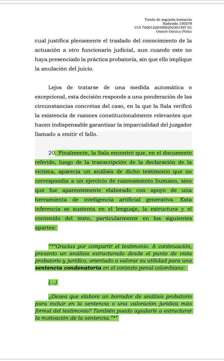 DoctorBatalla's tweet photo. Recuerden !!  La sentencia STP21973-2025, proferida por la Sala de Decisión de Tutelas N.º 2 de la Sala de Casación Penal de la Corte Suprema de Justicia, con ponencia del magistrado José Joaquín Urbano Martínez, merece una crítica profunda desde el razonamiento sobre los hechos, especialmente a partir del numeral 18, donde la Corte construye la base fáctica que termina sosteniendo la violación del debido proceso.  
Desde mi perspectiva, el problema no radica únicamente en la conclusión a la que llega la Sala, sino en cómo llega an ella. El razonamiento sobre los hechos se vuelve progresivamente más afirmativo, Subjetivo, que demostrativo: la Corte pasa de describir la existencia de un archivo a asumir que ese documento refleja una decisión anticipada del juzgado, sin realizar una justificación rigurosa sobre por qué esa inferencia es la más fuerte frente a las hipótesis alternativas que estaban presentes en el expediente… primero, el déficit aparece en el tratamiento del informe rendido por el juzgado. Allí se explicó que el documento era un borrador cargado por un empleado y no revisado por la jueza, circunstancia que constituye un dato fáctico relevante dentro del proceso de tutela. Sin embargo, el razonamiento sobre los hechos no confronta ese elemento con un análisis serio de fiabilidad o peso; simplemente lo desplaza narrativamente cuando empieza a describir el contenido del archivo como si su existencia implicara, por sí misma, una voluntad decisoria consolidada. Esto es problemático porque el paso de “borrador” a “sentencia anticipada” exige una cadena inferencial mucho más robusta que la que ofrece la Sala.

Segundo, el punto más delicado surge cuando la Corte afirma que existió un análisis elaborado con inteligencia artificial. Allí el razonamiento sobre los hechos se apoya en la “apariencia” del lenguaje y en fragmentos del texto, pero no en una verificación técnica que permita identificar qué herramienta se usó o quién la utilizó realmente.   La inferencia tecnológica se construye más desde la intuición interpretativa que desde un examen probatorio serio, lo cual resulta paradójico en una decisión que pretende advertir los riesgos de sustituir la racionalidad humana.

Tercero, el fallo adopta expresiones categóricas, como afirmar que la incertidumbre del proceso desapareció o que el juicio se convirtió en un “mero ritual”,  que reflejan un razonamiento sobre los hechos cargado de valoración subjetiva.   Estas frases pueden ser retóricamente potentes, pero desde una perspectiva analítica debían apoyarse en un examen comparativo entre hipótesis rivales: que el documento fuera una decisión anticipada o que fuera un proyecto técnico sin cierre cognitivo del caso. Al no hacer ese ejercicio, la Sala termina privilegiando una narrativa fuerte sin mostrar por qué derrota completamente la alternativa explicativa que ofrecía el informe del juzgado. Este es uno de los puntos más delicados es la ausencia de tratamiento riguroso del informe rendido por el juzgado, el cual, conforme al artículo 19 del Decreto 2591 de 1991,constituye medio de prueba dentro del trámite de tutela. 

Cuarto, y aquí aparece la conexión con la necesidad de repensar impedimentos y recusaciones, la Corte prácticamente construye una causal constitucional basada en la apariencia de parcialidad. El problema es que ese giro se sostiene en un razonamiento sobre los hechos que no alcanza el nivel de rigurosidad que debería acompañar una decisión tan intensa. Si el sistema va a evolucionar hacia nuevas formas de control de imparcialidad, especialmente en contextos atravesados por tecnología y sesgos cognitivos, el estándar fáctico no puede relajarse; por el contrario, debe volverse más exigente.
@andresmsoto @patriciasegarra @laparticuladios @Funproinocencia @JuanFeliperym @febuma @gvalentin_ @SanMartinez2021 @GermanPabonG @JCPC_593