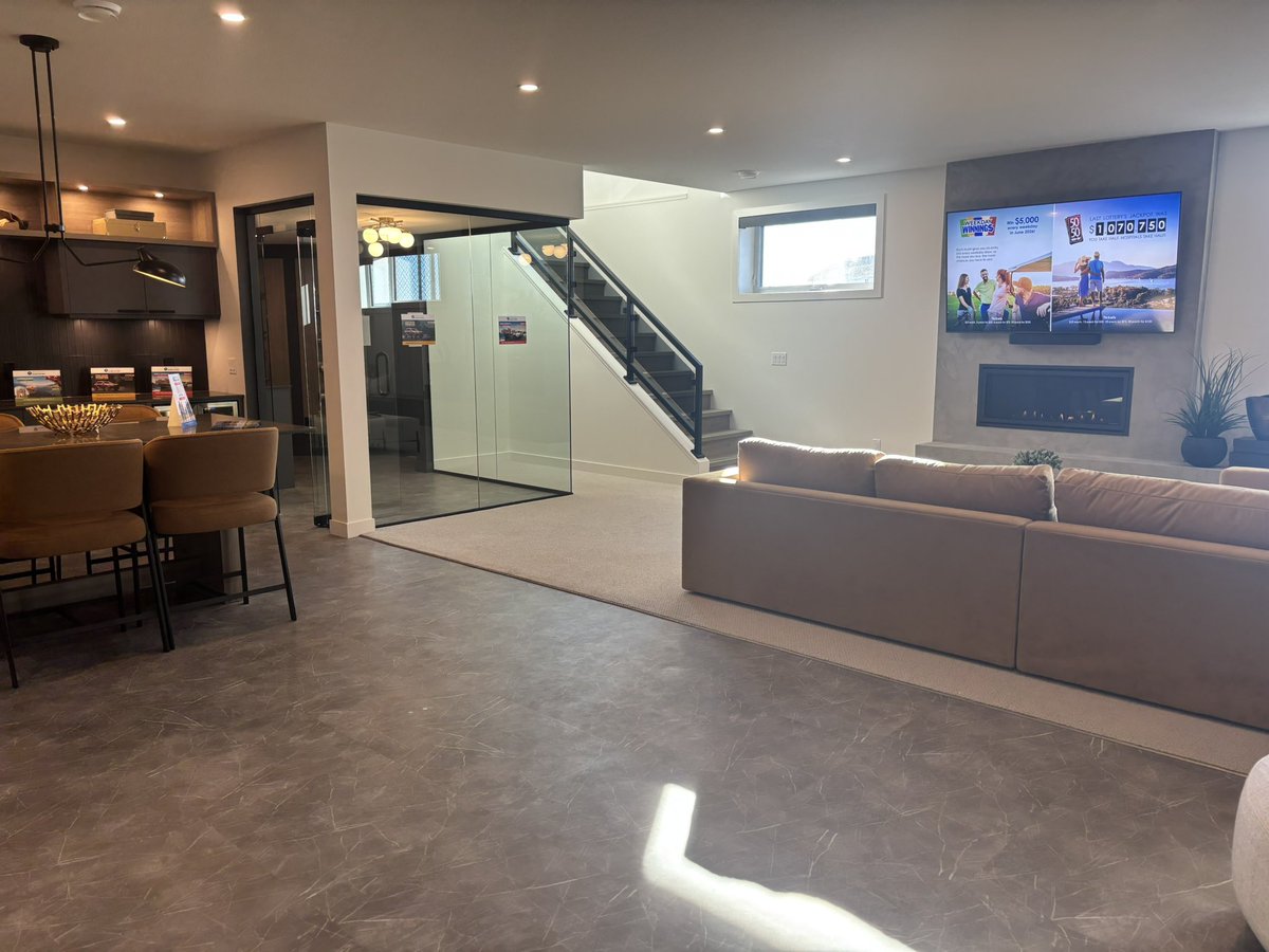 Previewing the 2026 Spring Home Lottery showhome in Emerald Park 🏡
Supporting Regina health care.
More soon.
#EmeraldPark #Regina #YQR #SupportHealthcare