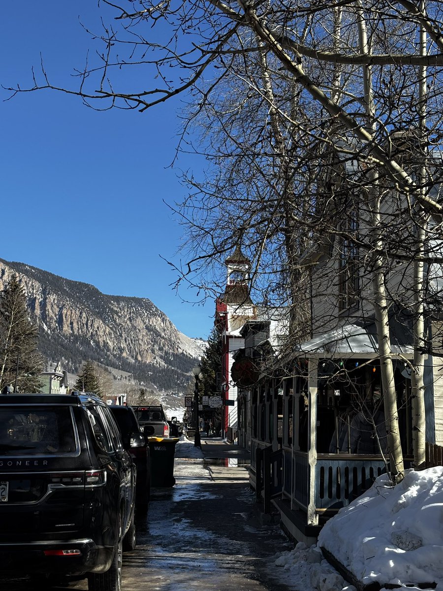 luckycharmbro's tweet photo. Crested Butte, Colorado: a more isolated resort town than most in the state, as well as the coldest, but the towns charm, architecture, free transit, and incredible ski runs more than recoup the long travel time to get there. https://t.co/FK2qg8OY9A