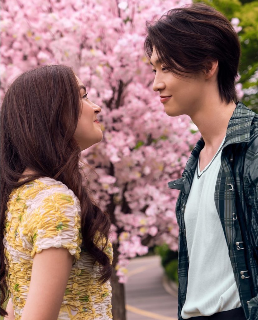 <a href="/netflix/">Netflix</a> MOONCOVEY IS COMING BACK!!!!!!!