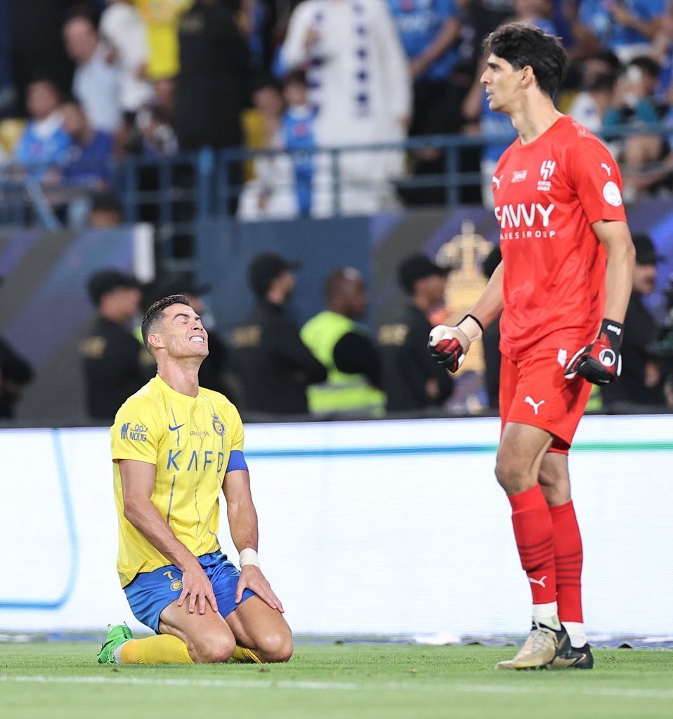 🚨🚨🚨🚨🗣️ نواف أبا الخيل - مدير إدارة تطوير الأعمال في الهلال سابقًا:

النصر أصبح علامة تجارية دولية بسبب لاعب (كريستيانو رونالدو). 🤣

بينما الهلال أصبح علامة تجارية دولية بسبب مُنجز (الفوز على مانشستر سيتي). 👑

💀🔥