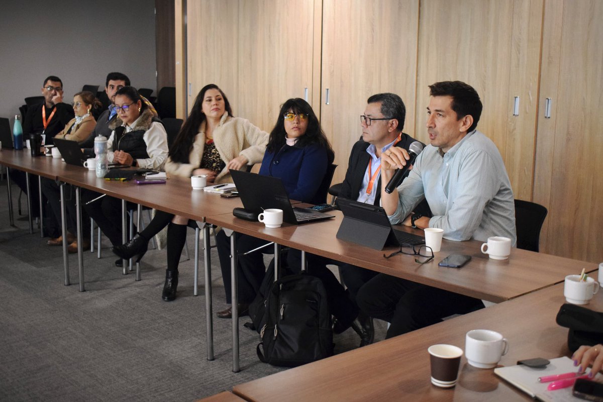 Estuvimos en reunión con la Veeduría Ciudadana al Transporte de Carga en el 5° Encuentro Interinstitucional y Comunitario para socializar el proyecto de ley que fortalece la supervisión y el control del transporte terrestre de carga por parte de la <a href="/Supertransporte/">SuperTransporte 🇨🇴</a>