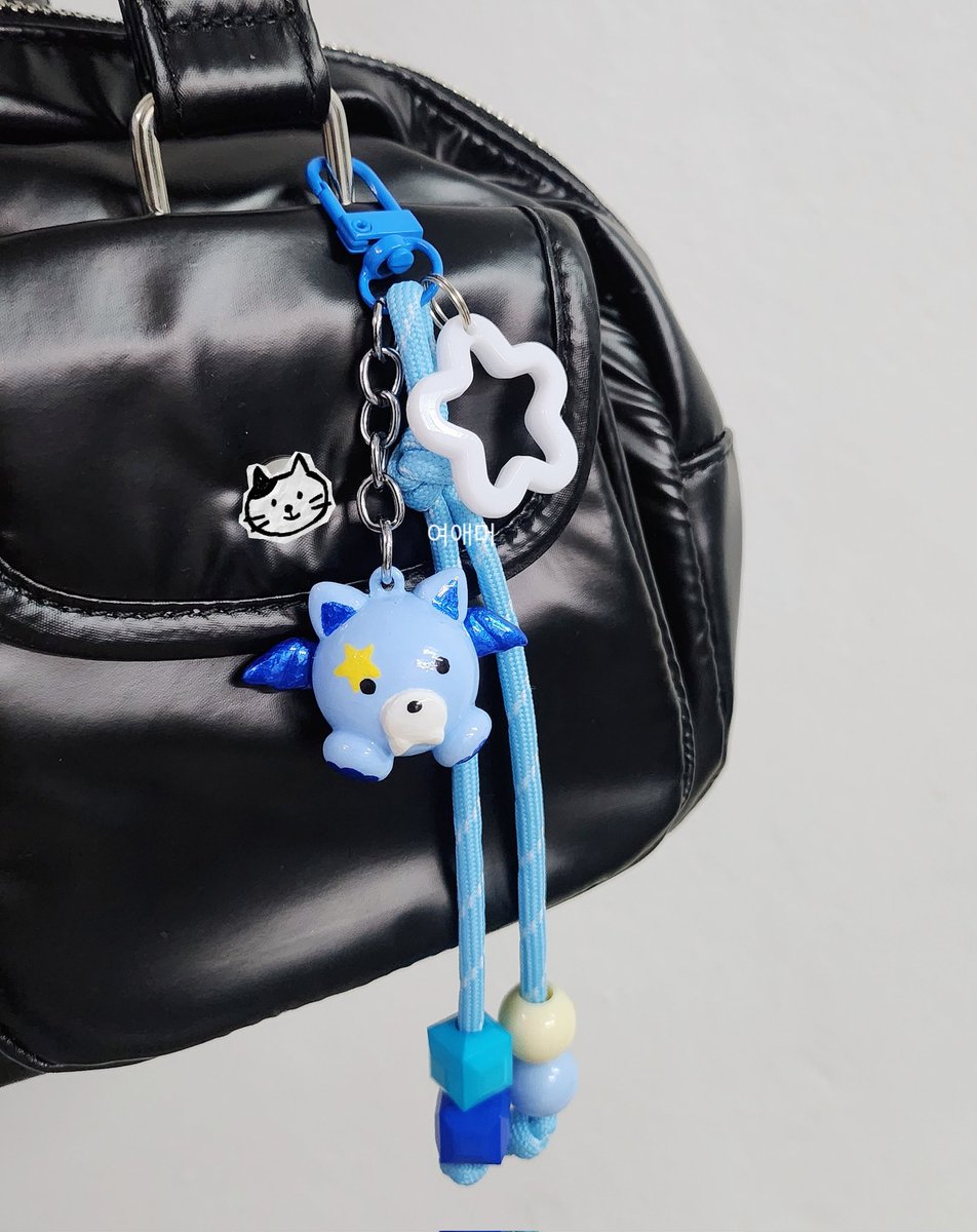 🎀 #HAPPY_JUNGWON_DAY 🎀

แจกน้องจิ๋ว🩵💙 ย้อนหลังวันเกิดจองวอน + ฉลองแดซังคับ (เค้าปั้นเองฮะ 🙌🏻🎨✨️)

*เฉพาะเอนจีน (ที่ไม่หยิกหลังเด็กๆ)*

สุ่มจากรี พรุ่งนี้ 12/02 | 20.00 น.

📮 ขอคนสะดวกออกค่าเดินทางน้อง 40 บาท นะงับ🥰

#ตลาดนัดENHYPEN #ตลาดนัดเอนไฮเพน #ตลาดนัดengene