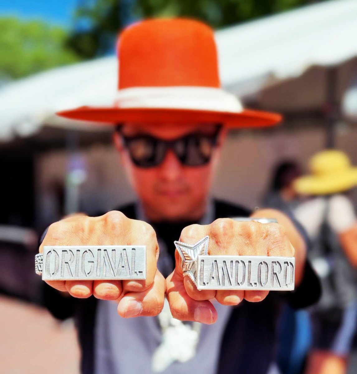 Snotty Nose Rez Kids - Boujee Natives [Official Video] youtu.be/SSn1C_pLpoQ?si… via <a href="/YouTube/">YouTube</a> 
Getn your Native Bling out!! Sko!!!!