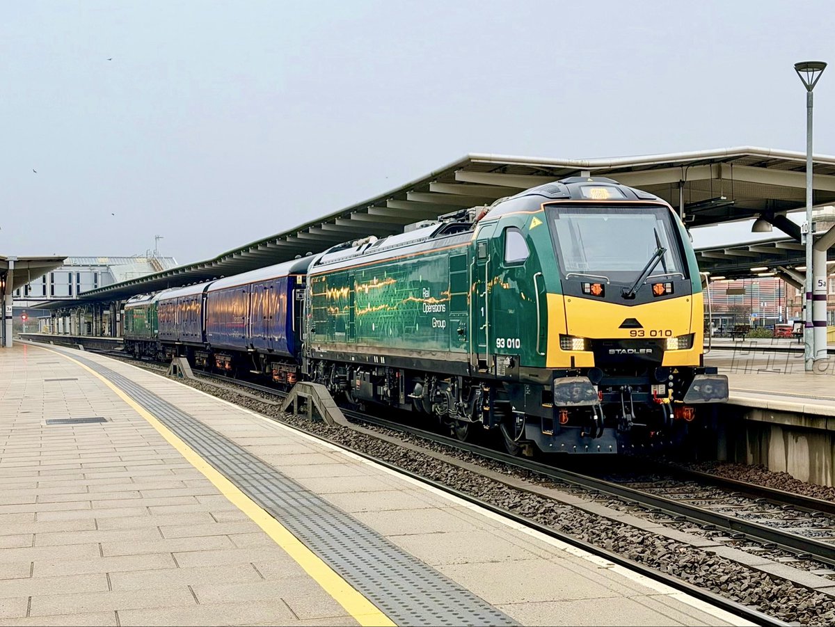 HiPa125's tweet image. Rail Operations Group #Class93 93010 leads 5Q46 0901 Derby Rail Technical Centre &amp;gt; Ely (Angel Trains) Sidings away from P4 Derby