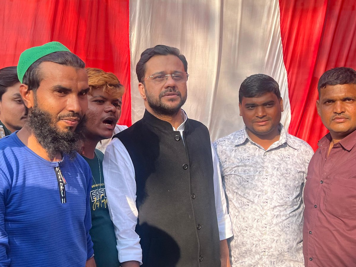 AhadkhanSp's tweet photo. आज पूर्व कैबिनेट मंत्री बड़े भाई जनाब यासर शाह जी ने जनपद बहराइच के विभिन्न कार्यकर्मो में शामिल हो सभी अपनों से मुलाक़ात की और अपनी मुबारकबाद दी।
@yasarshah_SP 
@TeamYasarShah 
@SP_Prahari 
@JyotiDevSpeaks https://t.co/cU3oTlfyOc