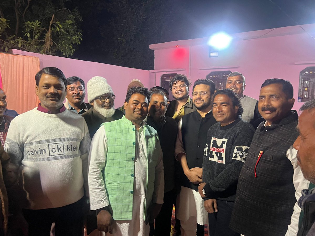 AhadkhanSp's tweet photo. आज पूर्व कैबिनेट मंत्री बड़े भाई जनाब यासर शाह जी ने जनपद बहराइच के विभिन्न कार्यकर्मो में शामिल हो सभी अपनों से मुलाक़ात की और अपनी मुबारकबाद दी।
@yasarshah_SP 
@TeamYasarShah 
@SP_Prahari 
@JyotiDevSpeaks https://t.co/cU3oTlfyOc