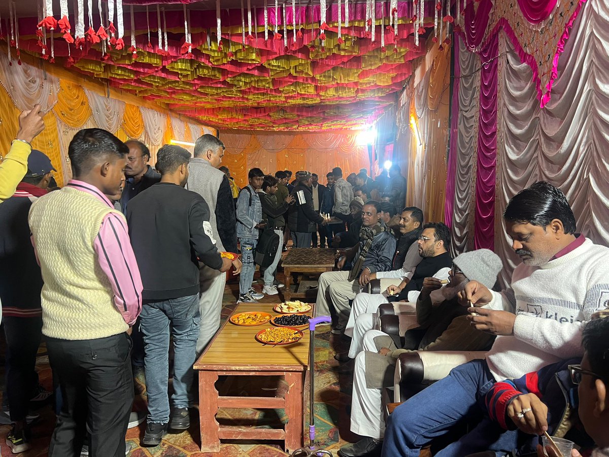 AhadkhanSp's tweet photo. आज पूर्व कैबिनेट मंत्री बड़े भाई जनाब यासर शाह जी ने जनपद बहराइच के विभिन्न कार्यकर्मो में शामिल हो सभी अपनों से मुलाक़ात की और अपनी मुबारकबाद दी।
@yasarshah_SP 
@TeamYasarShah 
@SP_Prahari 
@JyotiDevSpeaks https://t.co/cU3oTlfyOc