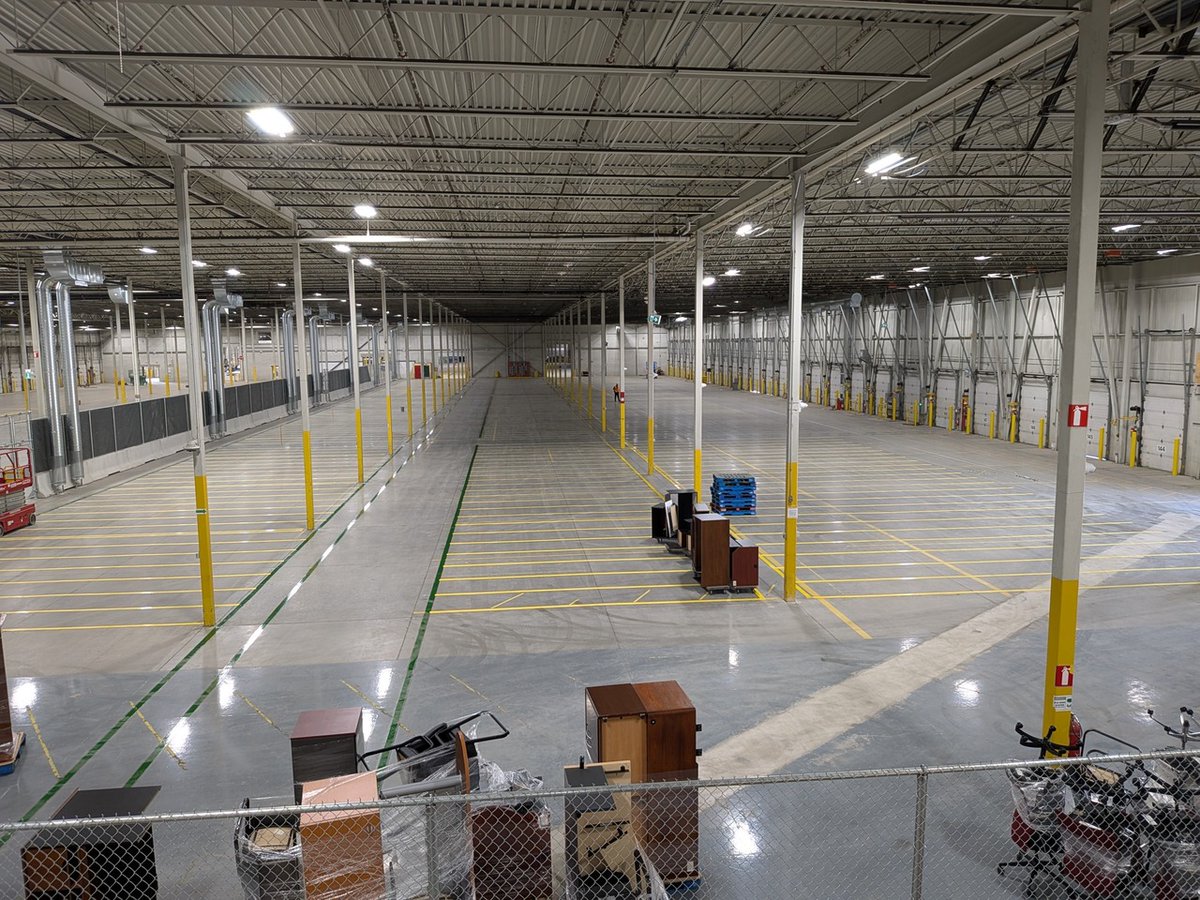 APPSTransGroup's tweet image. Time flies! It’s hard to believe it’s already been 4 months since we moved into our new home in Vaughan. 🏢

Here’s a throwback to one of the first snapshots of the space in its early days.

#AppsTransportGroup #LogisticsIndustry