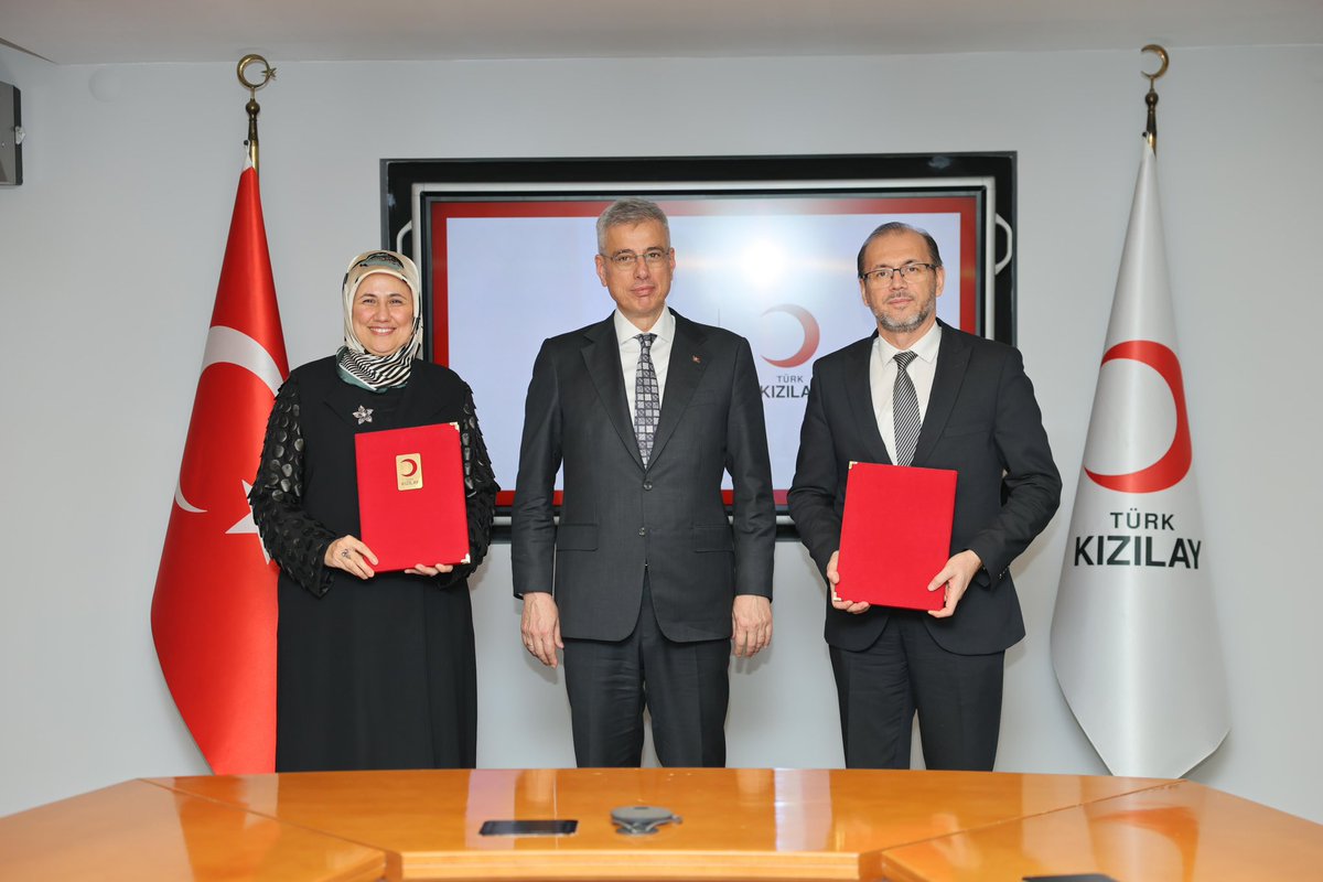 Cumhurbaşkanlığı Yerel Yönetim ve Afet Politikaları Kurulu Başkan Vekili ve Türk Kızılay Genel Başkanı <a href="/FatmaMericYlmaz/">Prof. Dr. Fatma Meriç Yılmaz</a>’ı ziyaret ettik.

Ulusal Kemik İliği Bankası (TÜRKÖK) üzere yürüttüğümüz iş birliğimizi geliştirmeye yönelik protokol metnini imzaladık. 

Afetlerden ilk