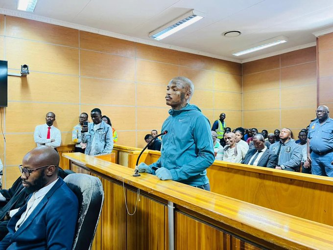 CapricornFMNews's tweet photo. The National Prosecuting Authority in Limpopo says the alleged contraband case brought against Lekompo artist Lehlohonolo Chauke, known as #Shebe Maburna, has not yet been placed on the court roll.
Chauke was allegedly found with contraband on Tuesday, while being held at the Polokwane holding cells, where he is awaiting trial.
He has been behind bars since he was denied bail by the Polokwane Magistrate’s Court in December 2025, a decision he later appealed at the Polokwane High Court, but the appeal was dismissed. NM