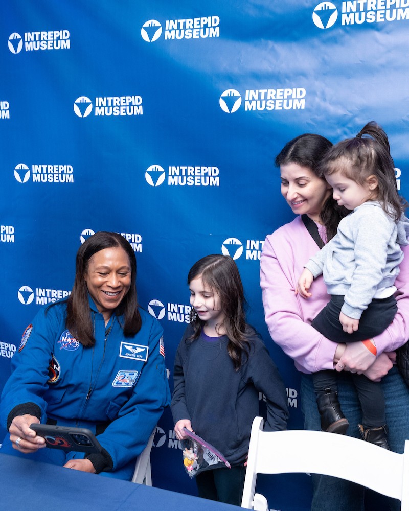 Intrepid Museum tweet media