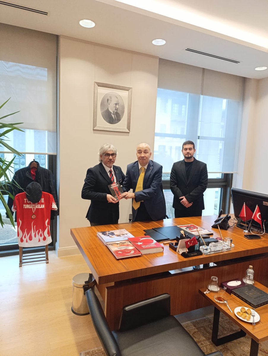 Turgut Aslan tweet media