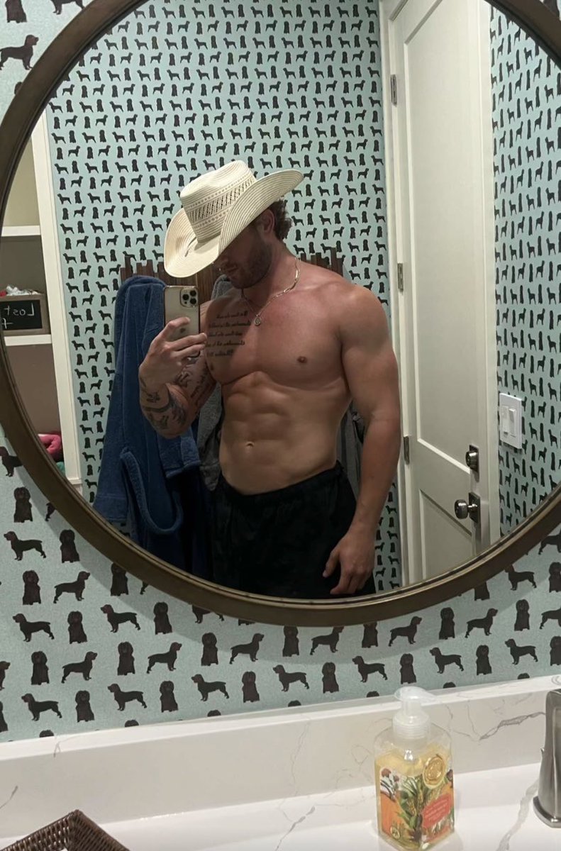 Luke tweet media