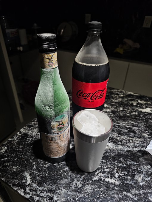 Amor al Fernet tweet media