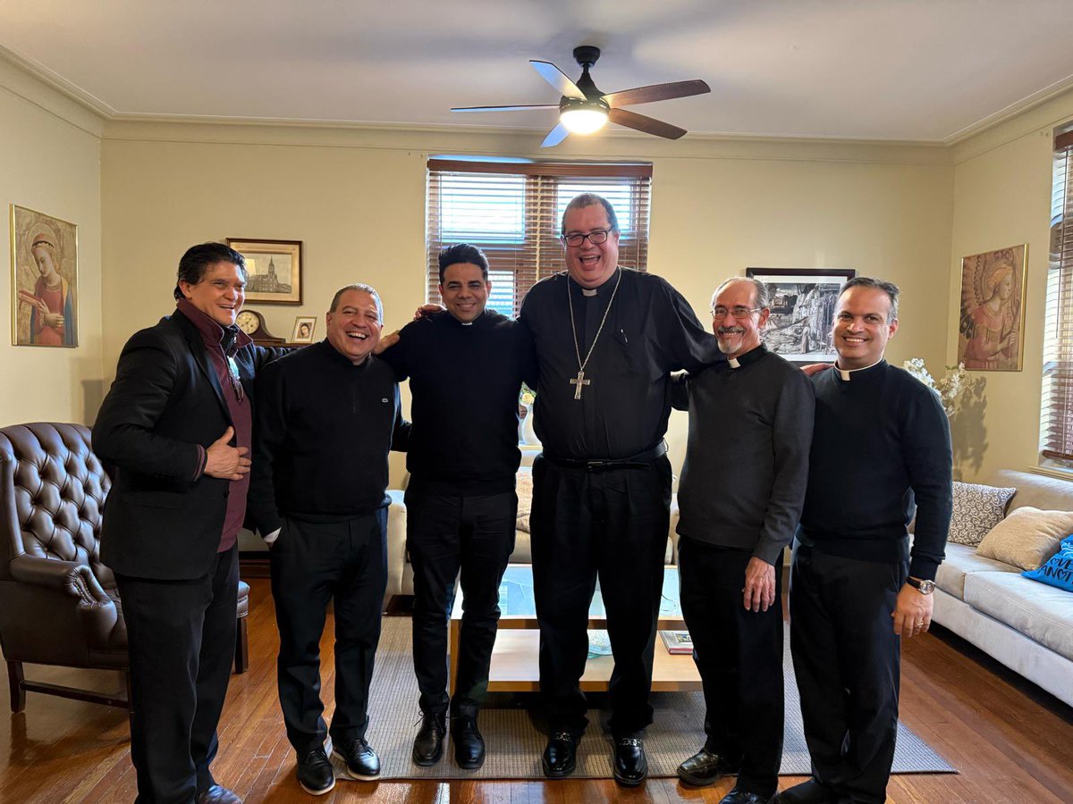 It was delightful to have joined last Sunday the people of St. Elizabeth’s Parish in #Manhattan, upon invitation from its pastor, Fr. Ambiorix Rodriguez. Other #NYC priests present were Fr. Felix Reyes, Fr. Osiris Salcedo, Fr. Francisco Tejada and Fr. Darwin F. Rosario. THANK YOU