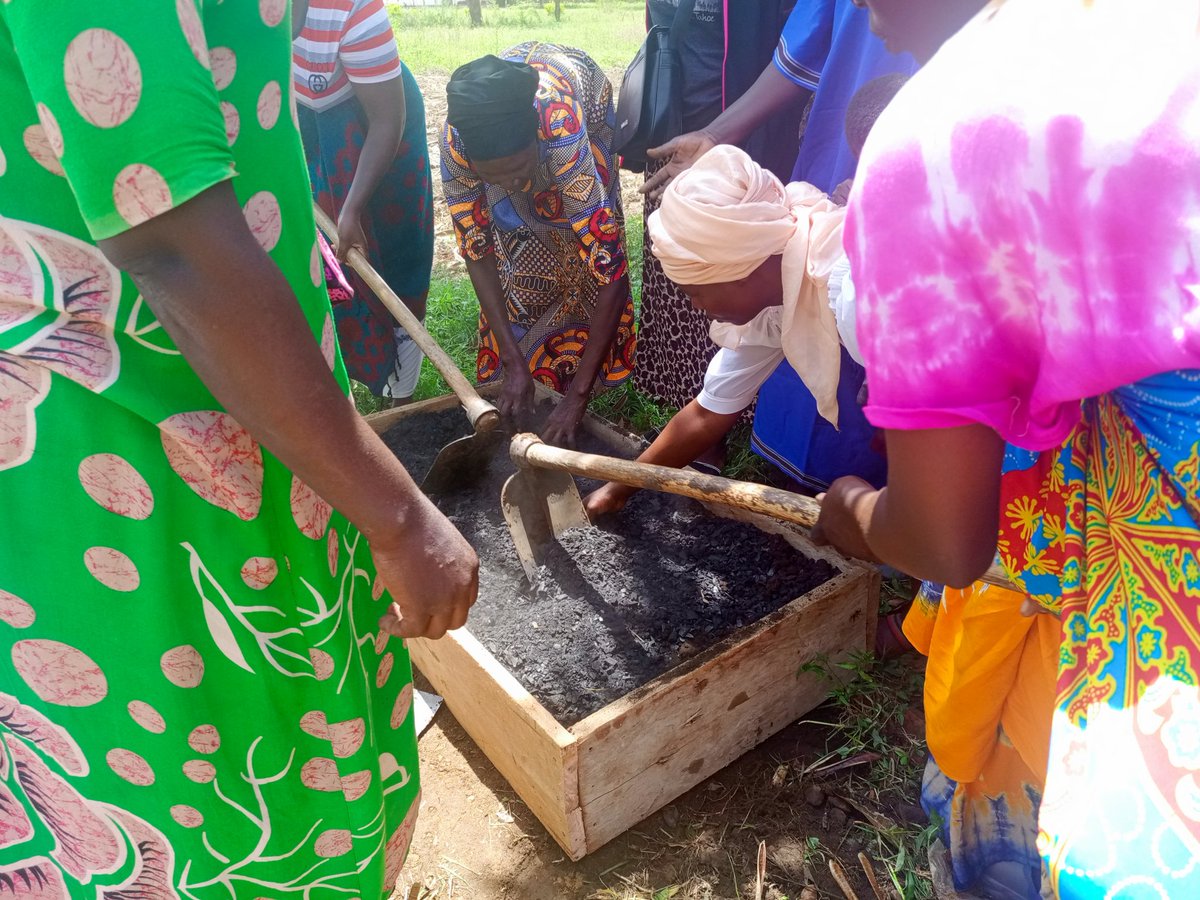 bengocentre's tweet photo. Youths with disabilities and parents putting into practice what they learned from agricultural trainer as they prepare a model garden to plant vegetables and fruits. https://t.co/60M3oVAWct