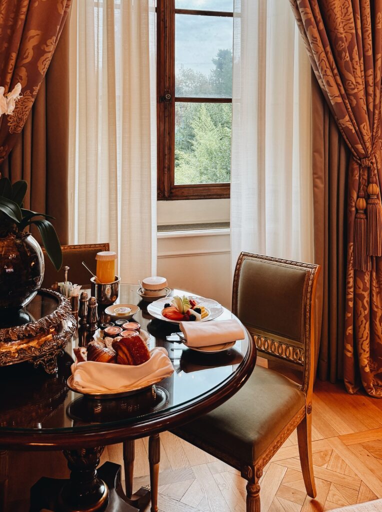 Four Seasons Firenze tweet media